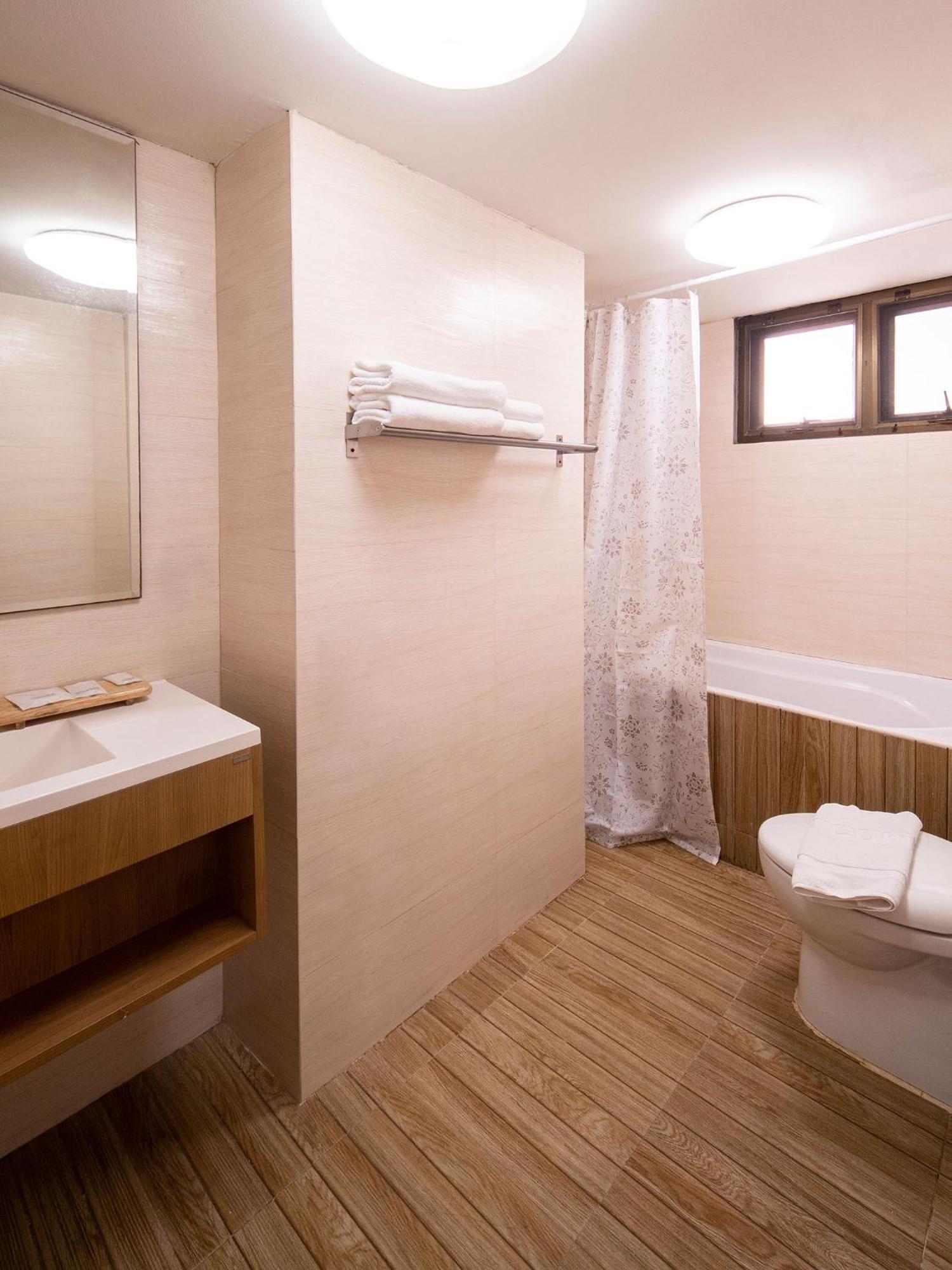 Crystal Resort Korat Nakhonratchasima Exteriör bild